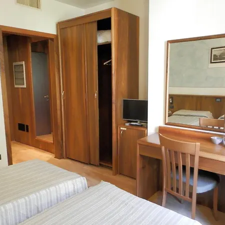 Continental 3* Ловере