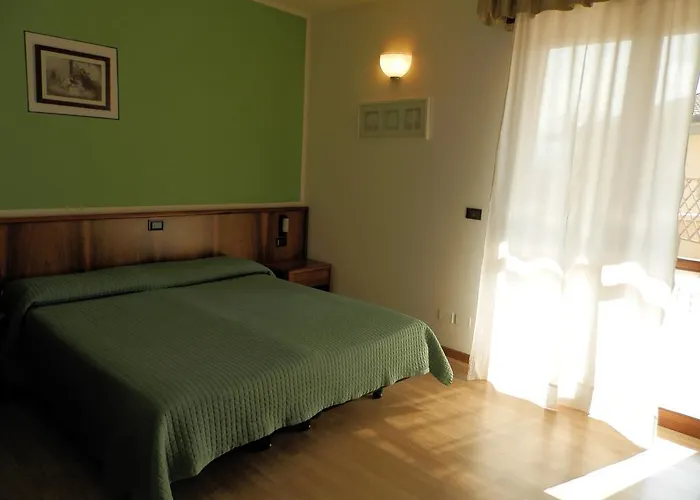 Отель Continental 3*
