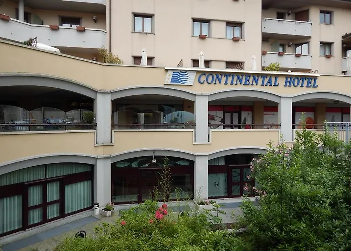 Отель Continental Ловере