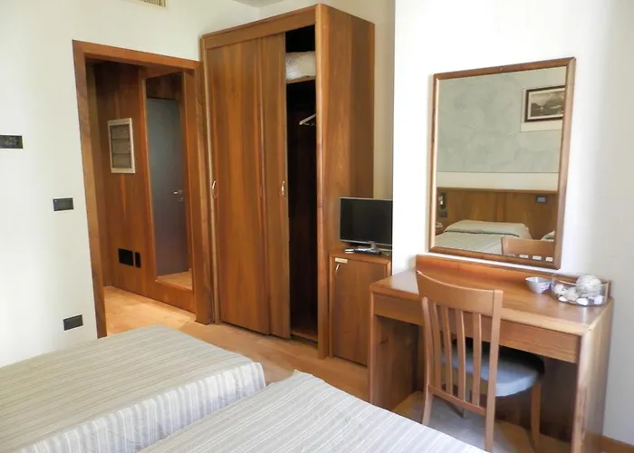Continental 3* Ловере